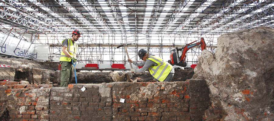 The Stage, Shoreditch, London EC2 - construction workers