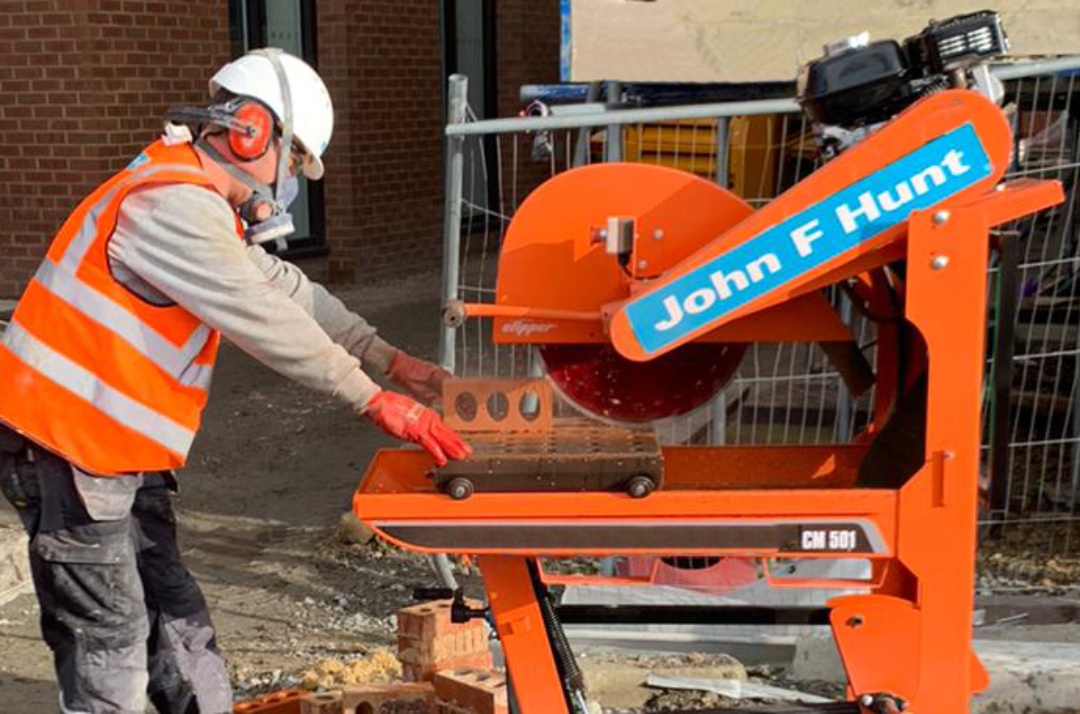 Cutting breeze block brick saw image